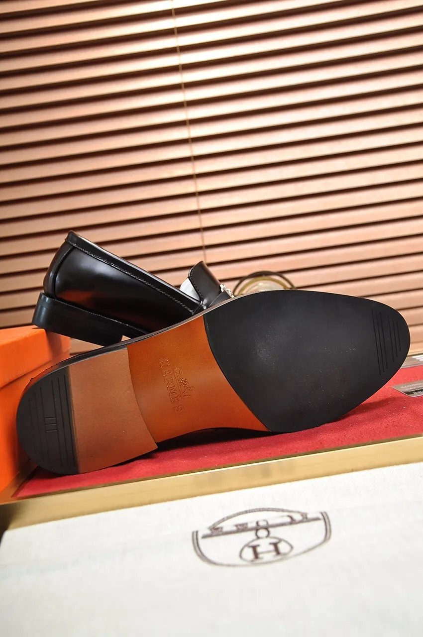 Men's shoes💰460💶[HERMES] (cowhide lining)🍀Italian top luxury🍀He does not pursue novel styles and gorgeous colors, but attracts the favor of successful men with his flawless, elegant and classic style! This very, very comfortable, simple and stable style makes it easy to match any style! The pattern is absolutely 1:1 refined from the original case, and we strive for excellence in materials, imported cowhide + cowhide lining💪💪💪extraordinary texture👍! .Black brown code number: 38 to 45 (45 customized)